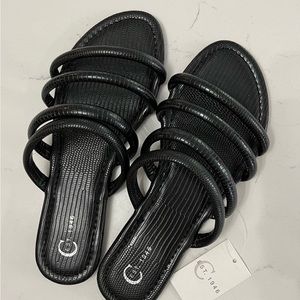 Women’s size 8 black sandals. NWT.